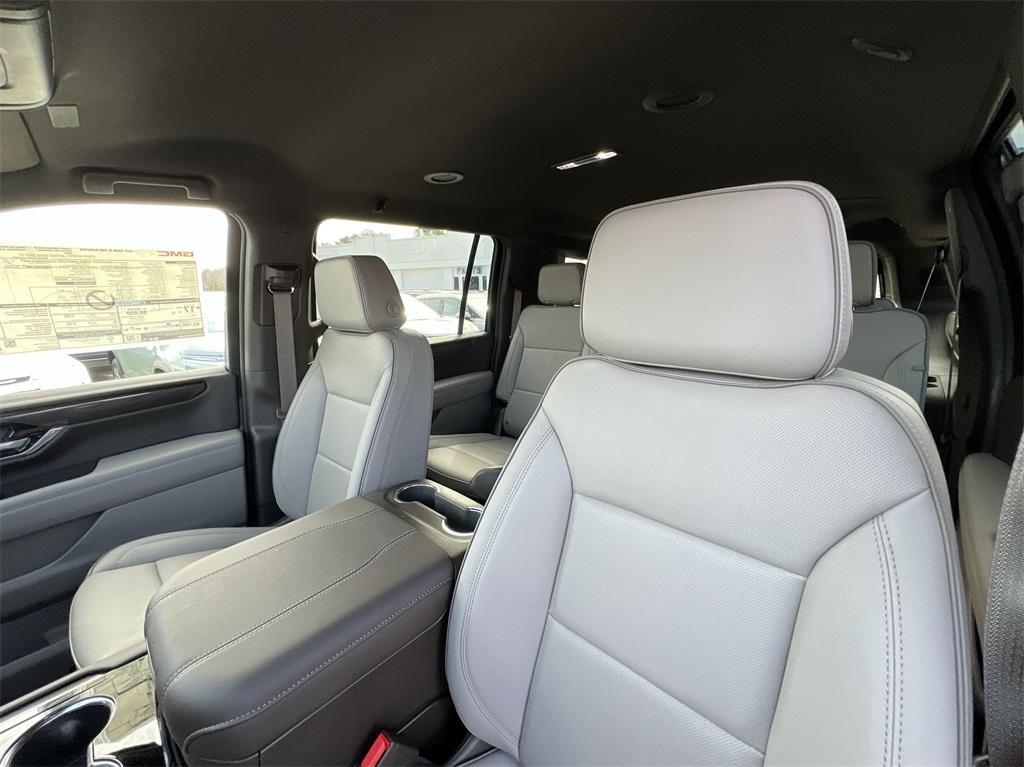 new 2025 GMC Yukon XL car, priced at $73,110