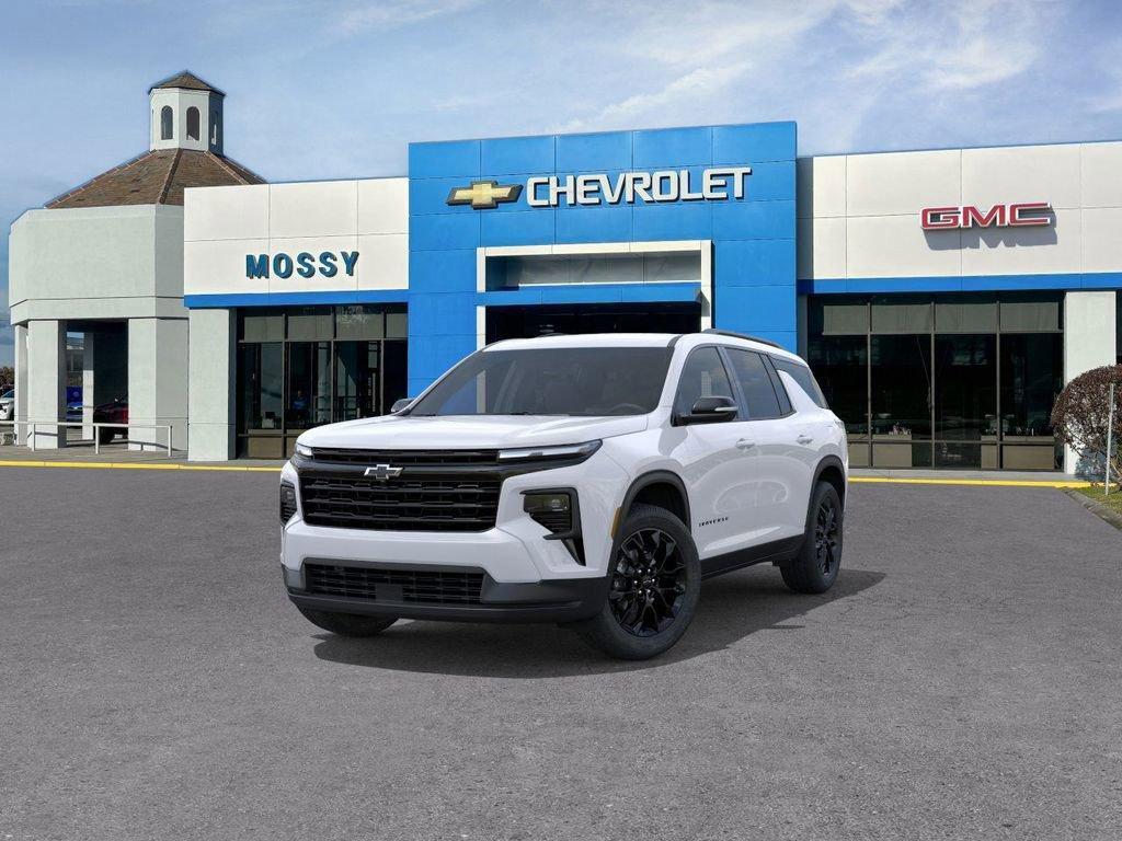 new 2026 Chevrolet Traverse car, priced at $44,043