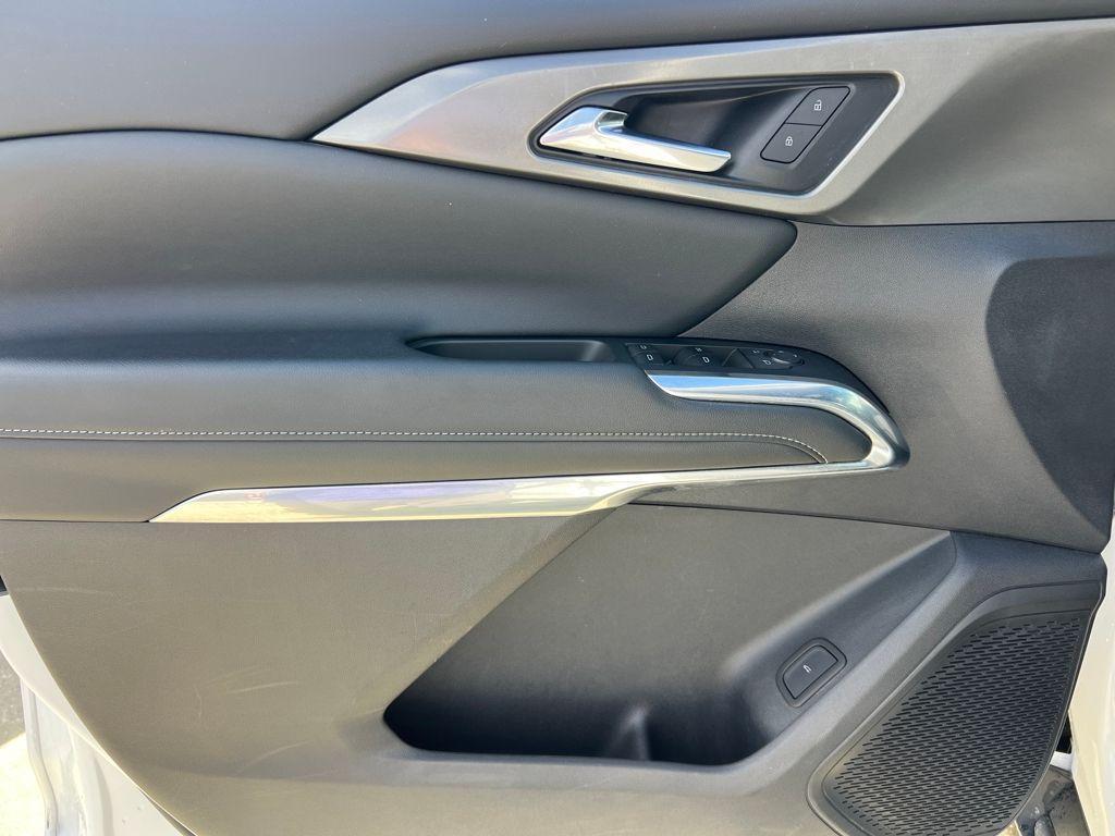 used 2024 Chevrolet Traverse car, priced at $32,078