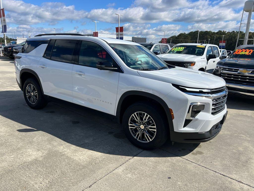 used 2024 Chevrolet Traverse car, priced at $32,078
