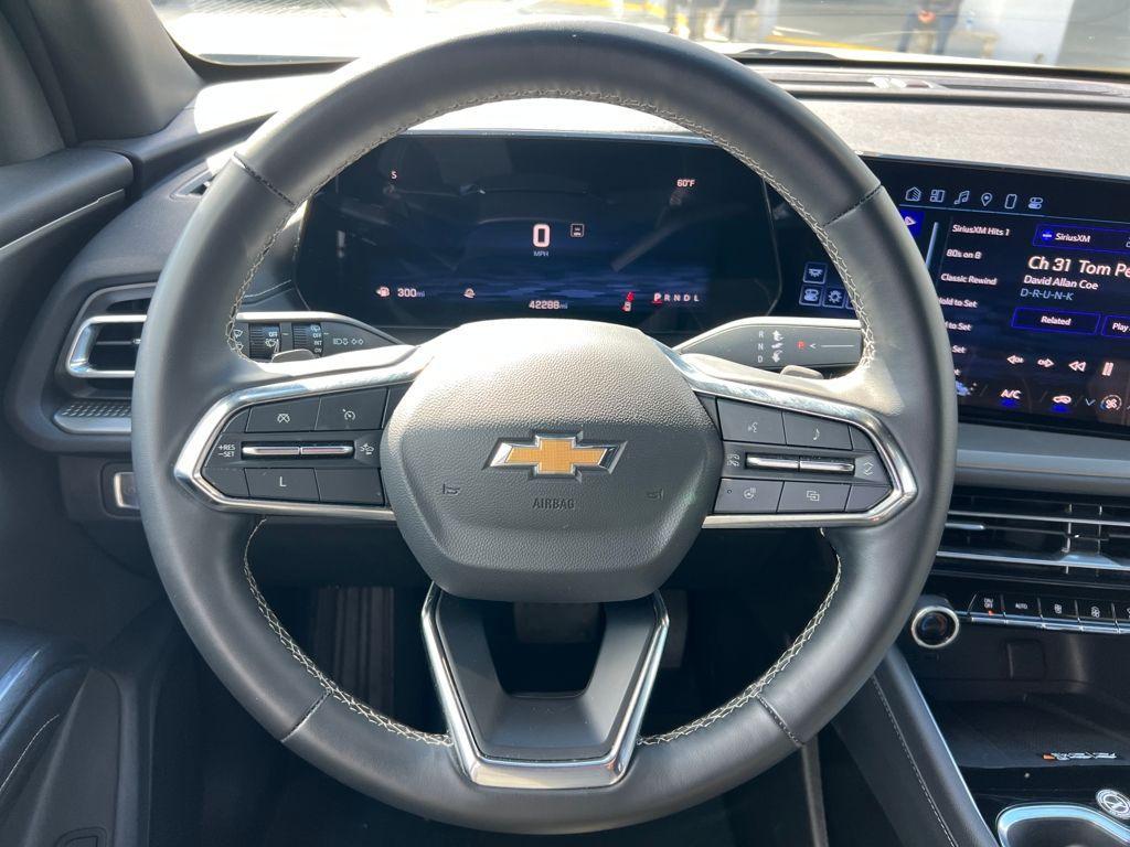 used 2024 Chevrolet Traverse car, priced at $32,078