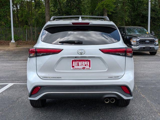 used 2022 Toyota Highlander car, priced at $38,800