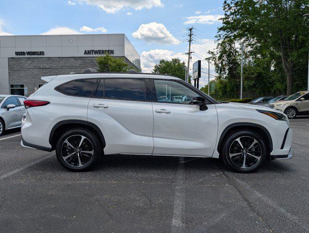 used 2022 Toyota Highlander car, priced at $38,800