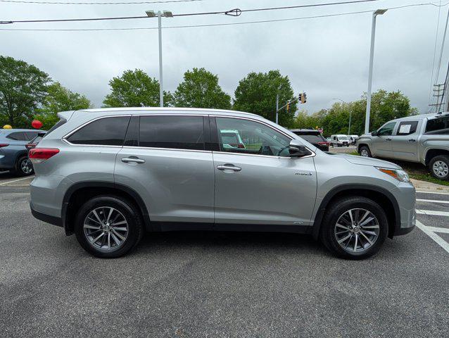 used 2019 Toyota Highlander Hybrid car, priced at $25,195