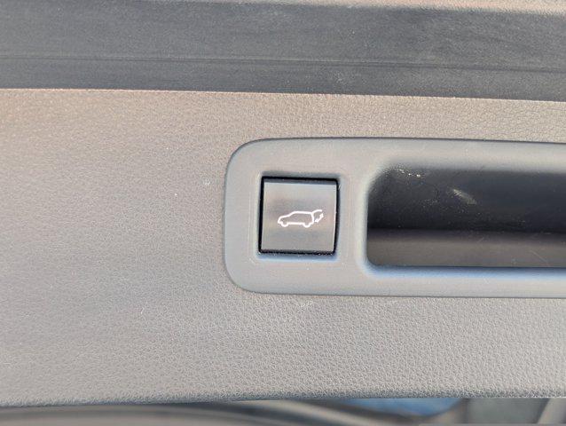 used 2021 Toyota Highlander car, priced at $25,288