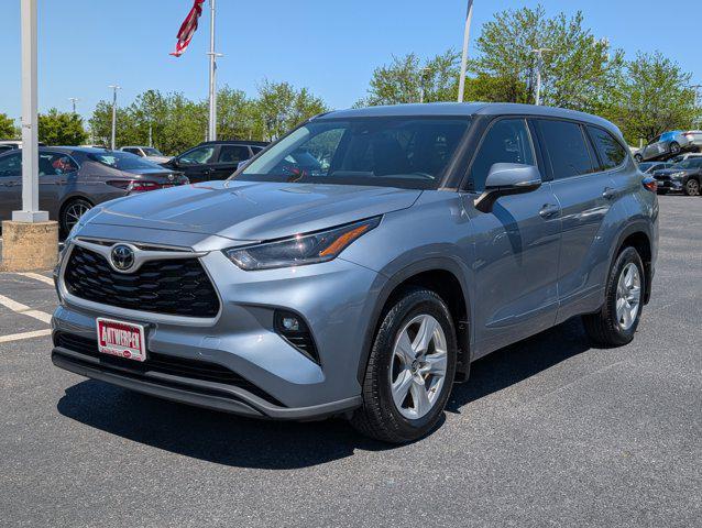 used 2021 Toyota Highlander car, priced at $25,288