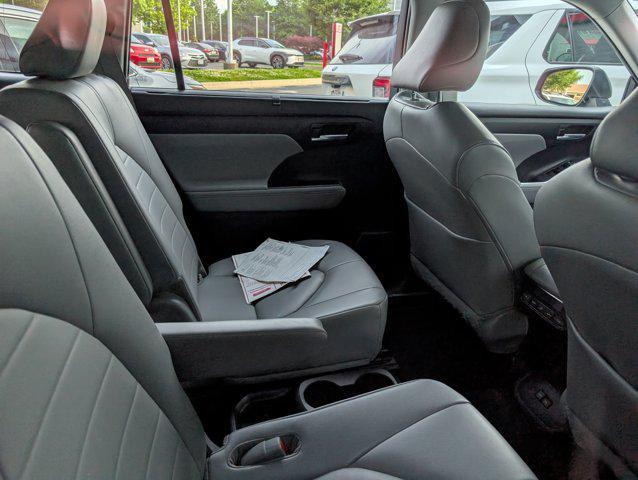 new 2025 Toyota Highlander car, priced at $47,688