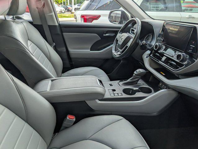 new 2025 Toyota Highlander car, priced at $47,688