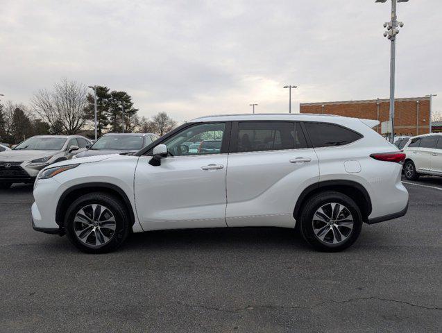 used 2023 Toyota Highlander car, priced at $34,498