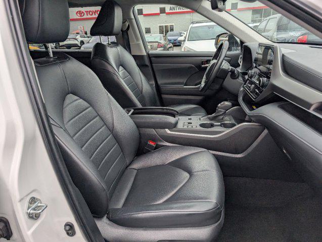 used 2023 Toyota Highlander car, priced at $34,498