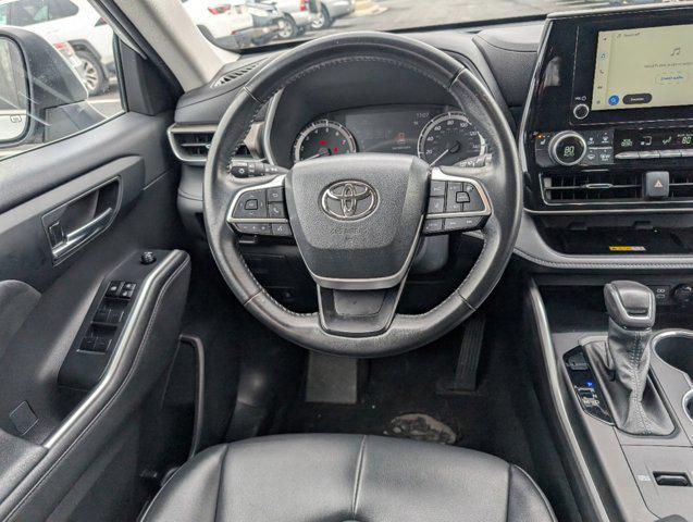 used 2023 Toyota Highlander car, priced at $34,498