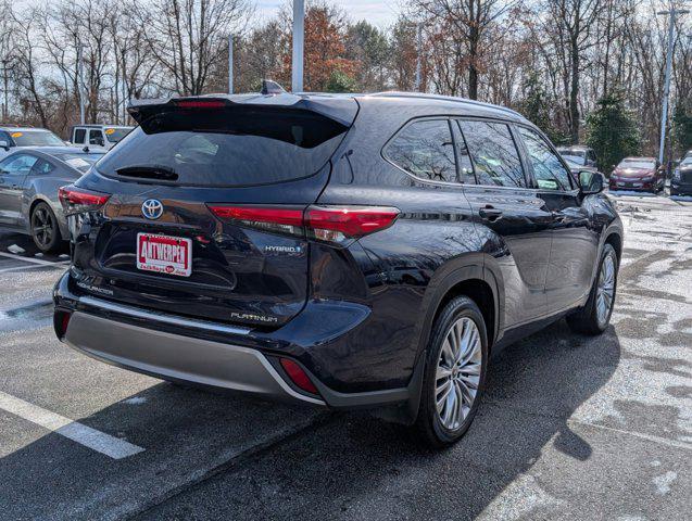 used 2022 Toyota Highlander Hybrid car, priced at $40,743