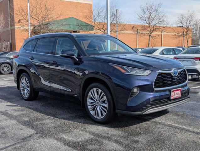 used 2022 Toyota Highlander Hybrid car, priced at $40,743