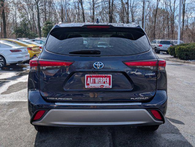 used 2022 Toyota Highlander Hybrid car, priced at $40,743