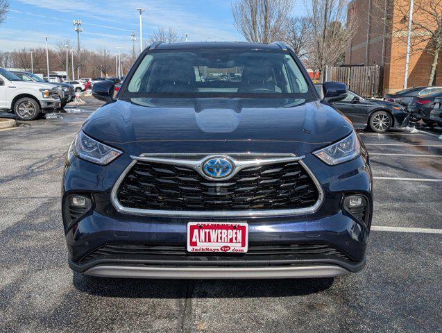 used 2022 Toyota Highlander Hybrid car, priced at $40,743