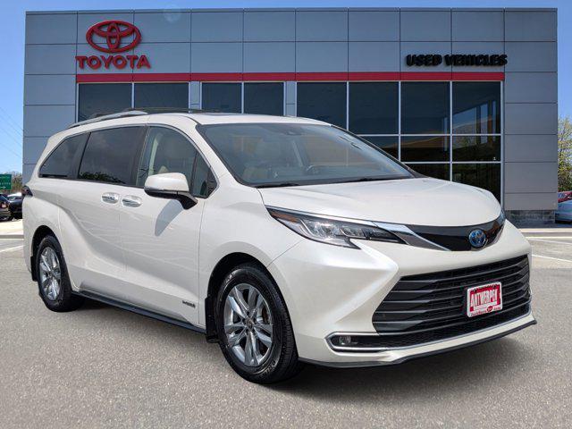 used 2021 Toyota Sienna car, priced at $37,251