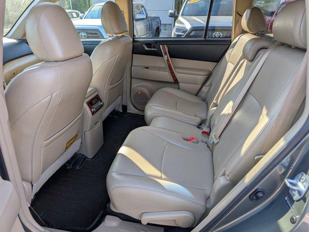 used 2013 Toyota Highlander car, priced at $16,995