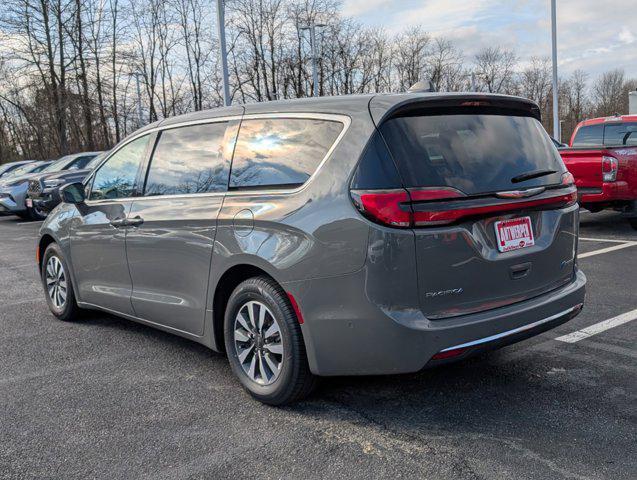 used 2022 Chrysler Pacifica Hybrid car, priced at $23,990