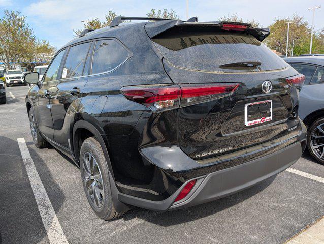 new 2025 Toyota Highlander car, priced at $47,988