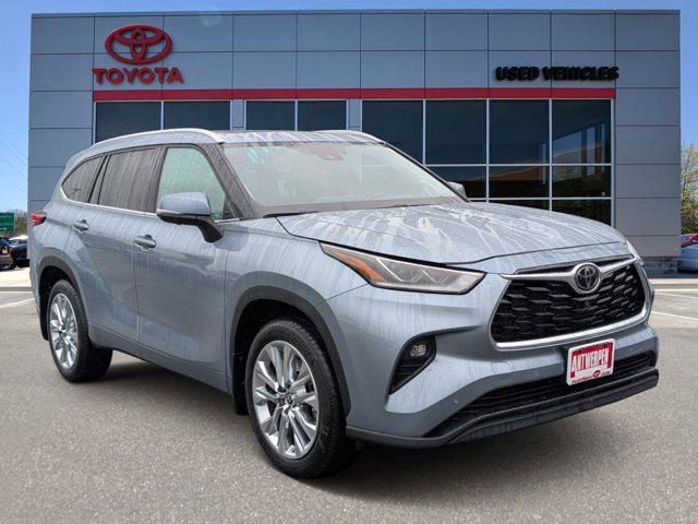 used 2024 Toyota Highlander car, priced at $46,858