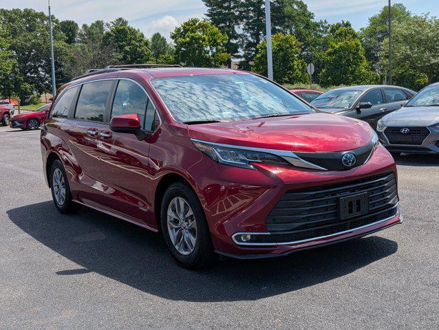 used 2021 Toyota Sienna car, priced at $35,562