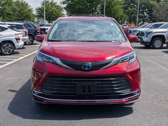 used 2021 Toyota Sienna car, priced at $35,562