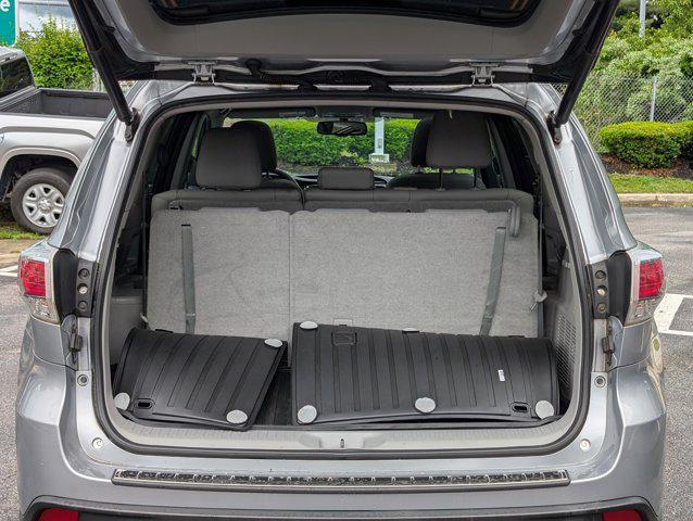 used 2015 Toyota Highlander car, priced at $16,500