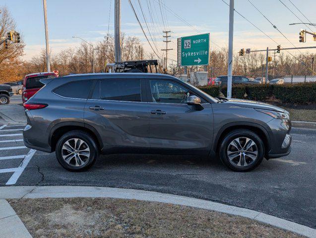 used 2023 Toyota Highlander car, priced at $34,500