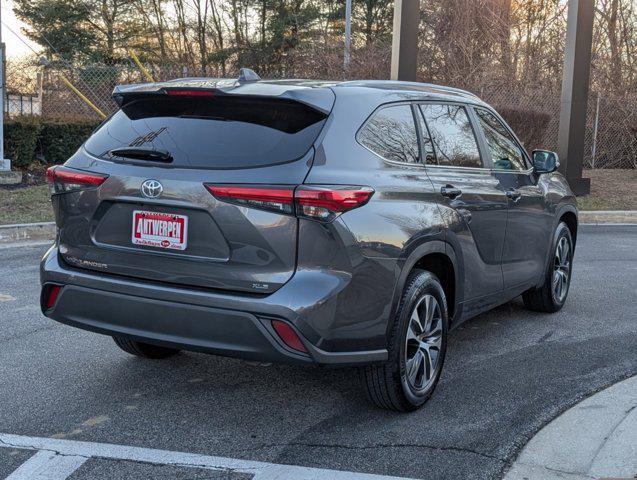 used 2023 Toyota Highlander car, priced at $34,500