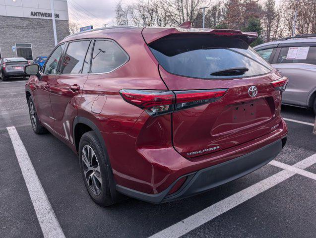 used 2022 Toyota Highlander car, priced at $35,590