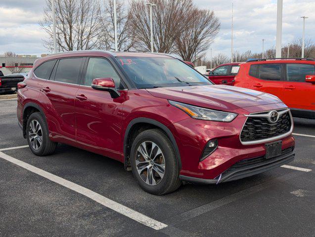 used 2022 Toyota Highlander car, priced at $35,590