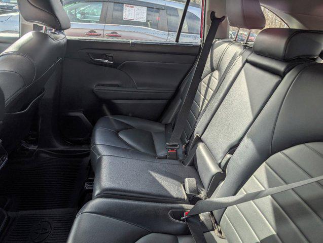 used 2022 Toyota Highlander car, priced at $35,590