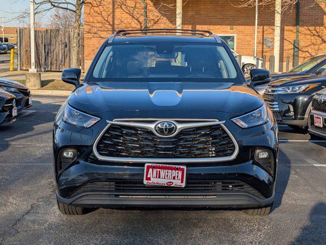 used 2023 Toyota Highlander car, priced at $31,890