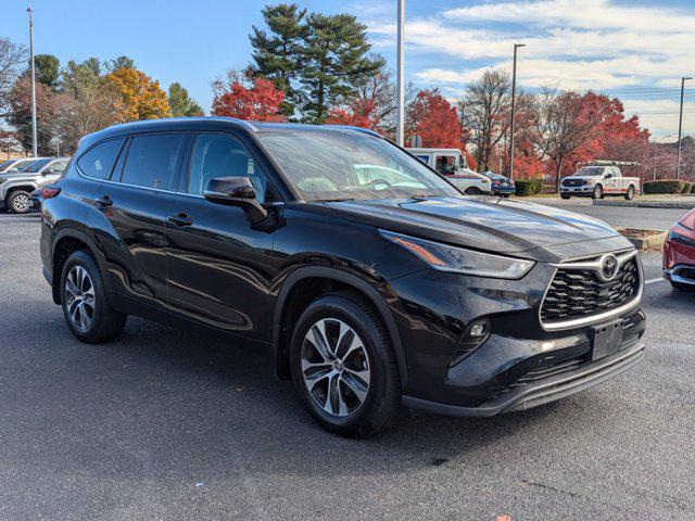 used 2021 Toyota Highlander car, priced at $30,690