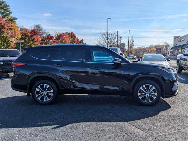 used 2021 Toyota Highlander car, priced at $29,990