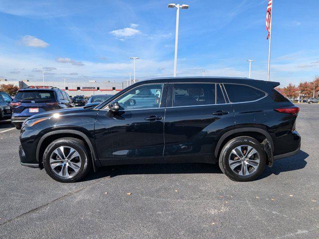 used 2021 Toyota Highlander car, priced at $29,990