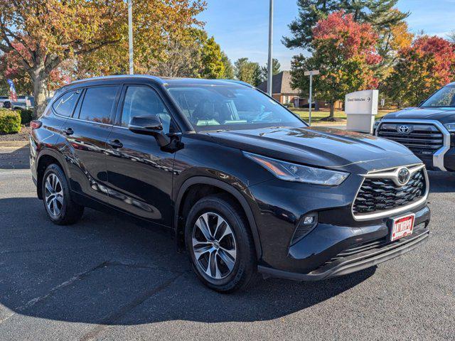 used 2021 Toyota Highlander car, priced at $29,990