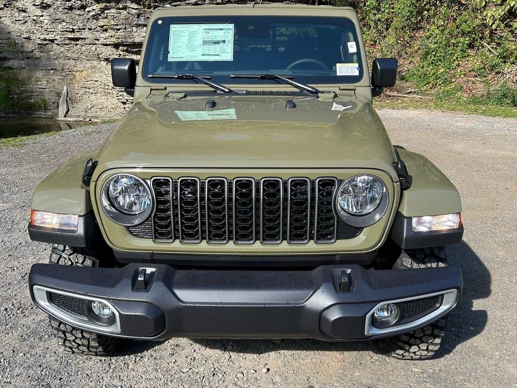 new 2025 Jeep Gladiator car, priced at $47,818