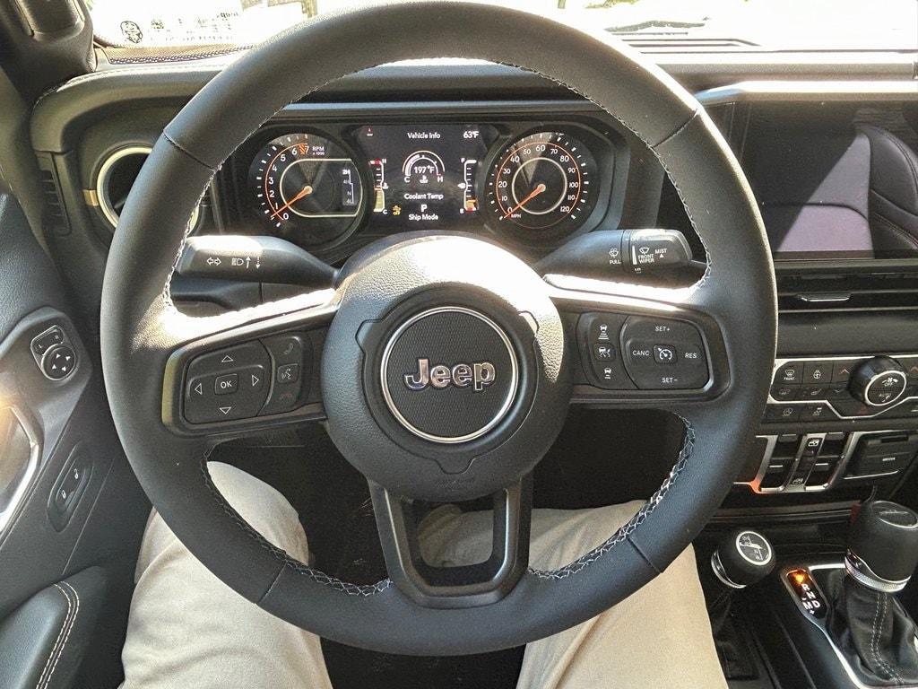 new 2025 Jeep Gladiator car, priced at $47,818