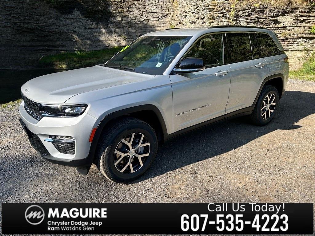new 2025 Jeep Grand Cherokee car, priced at $46,745