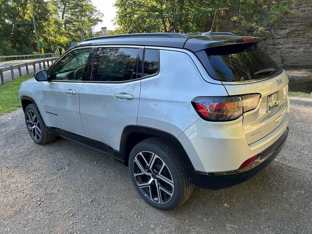 new 2025 Jeep Compass car, priced at $36,999