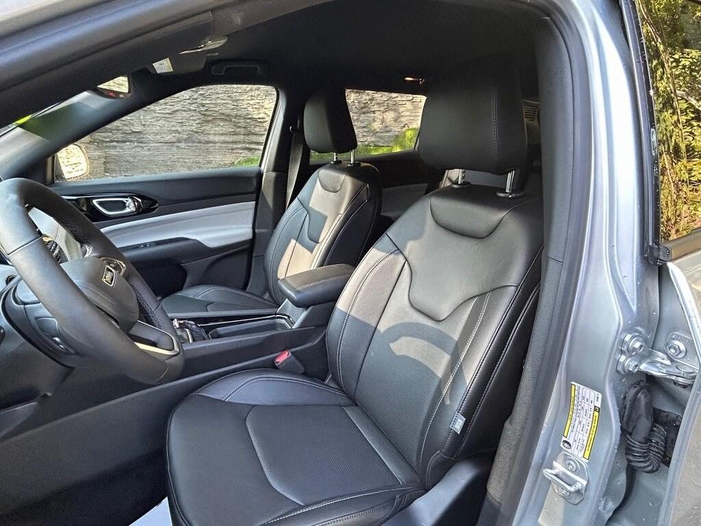 new 2025 Jeep Compass car, priced at $36,999