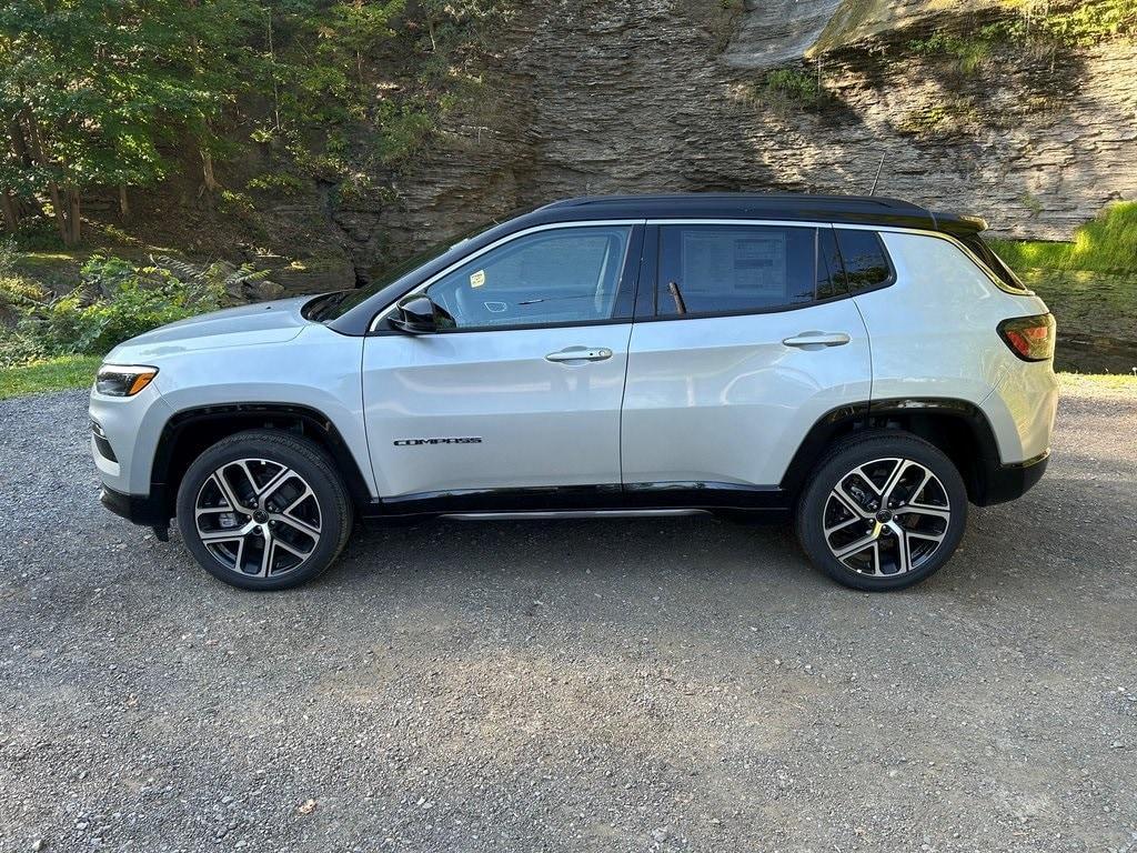 new 2025 Jeep Compass car, priced at $36,999