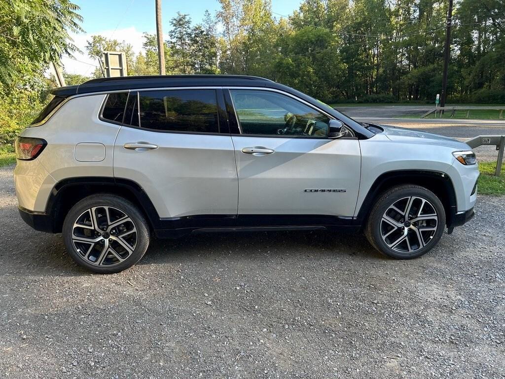 new 2025 Jeep Compass car, priced at $36,999