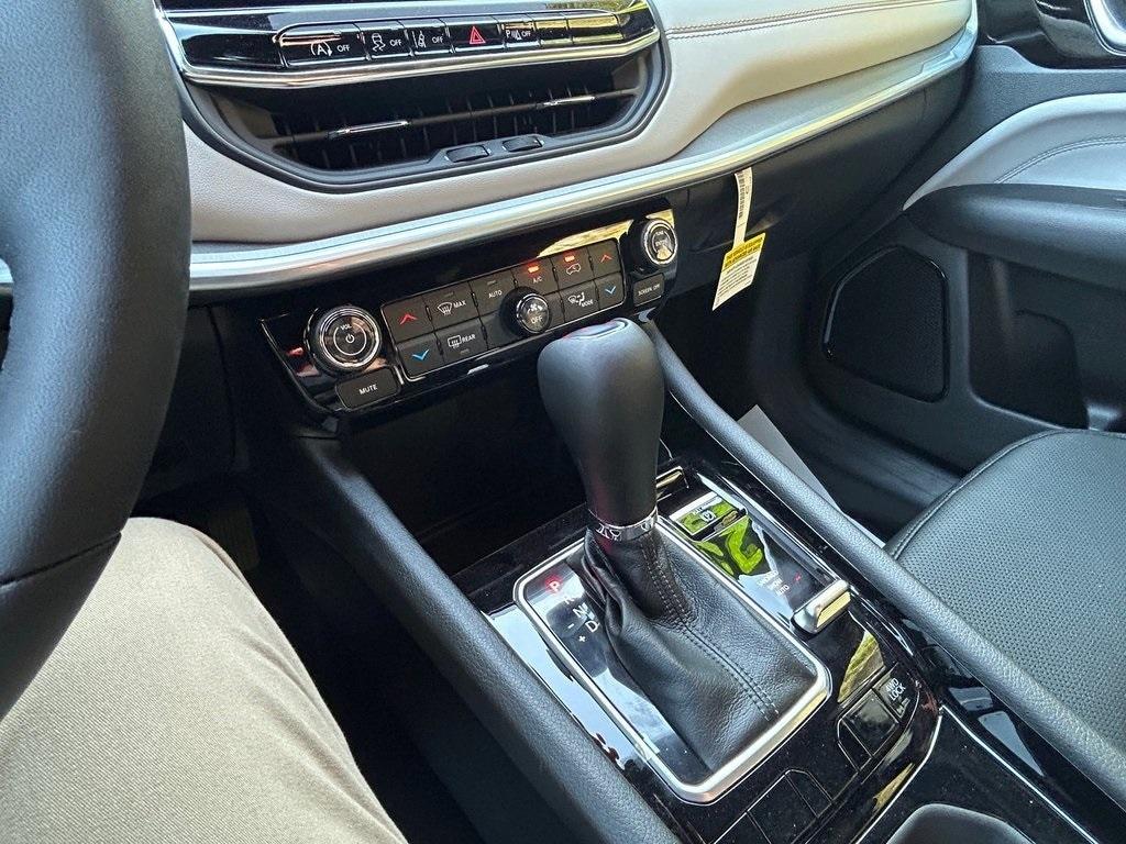 new 2025 Jeep Compass car, priced at $36,999