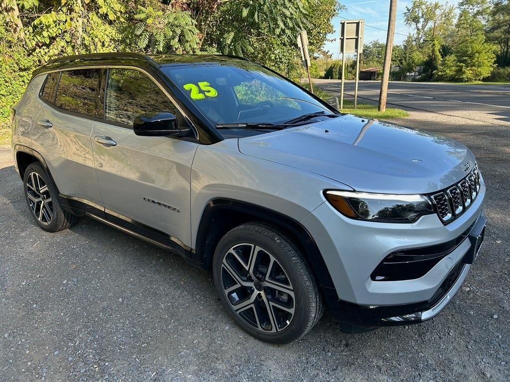 new 2025 Jeep Compass car, priced at $36,999