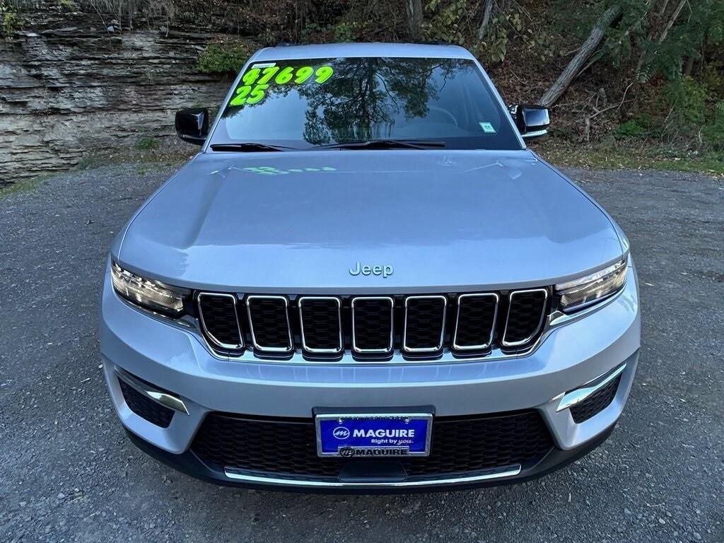 new 2025 Jeep Grand Cherokee car, priced at $47,641