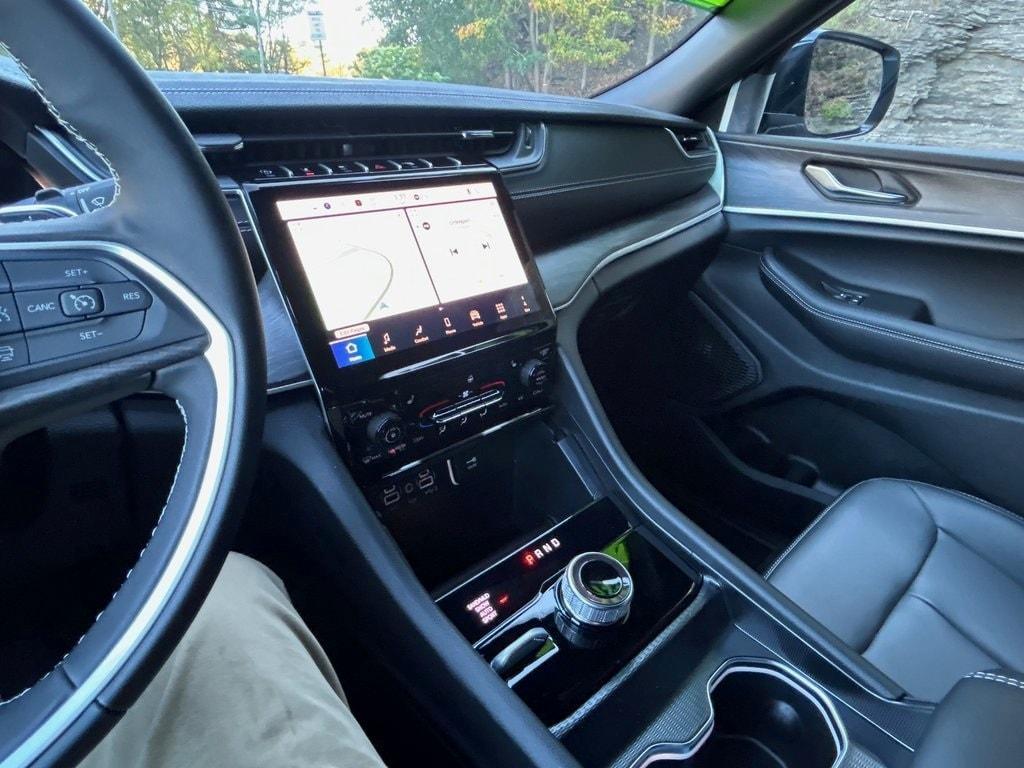 new 2025 Jeep Grand Cherokee car, priced at $47,641