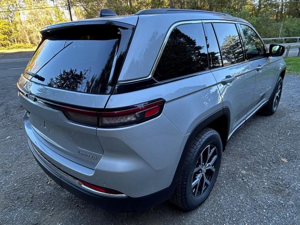 new 2025 Jeep Grand Cherokee car, priced at $47,641