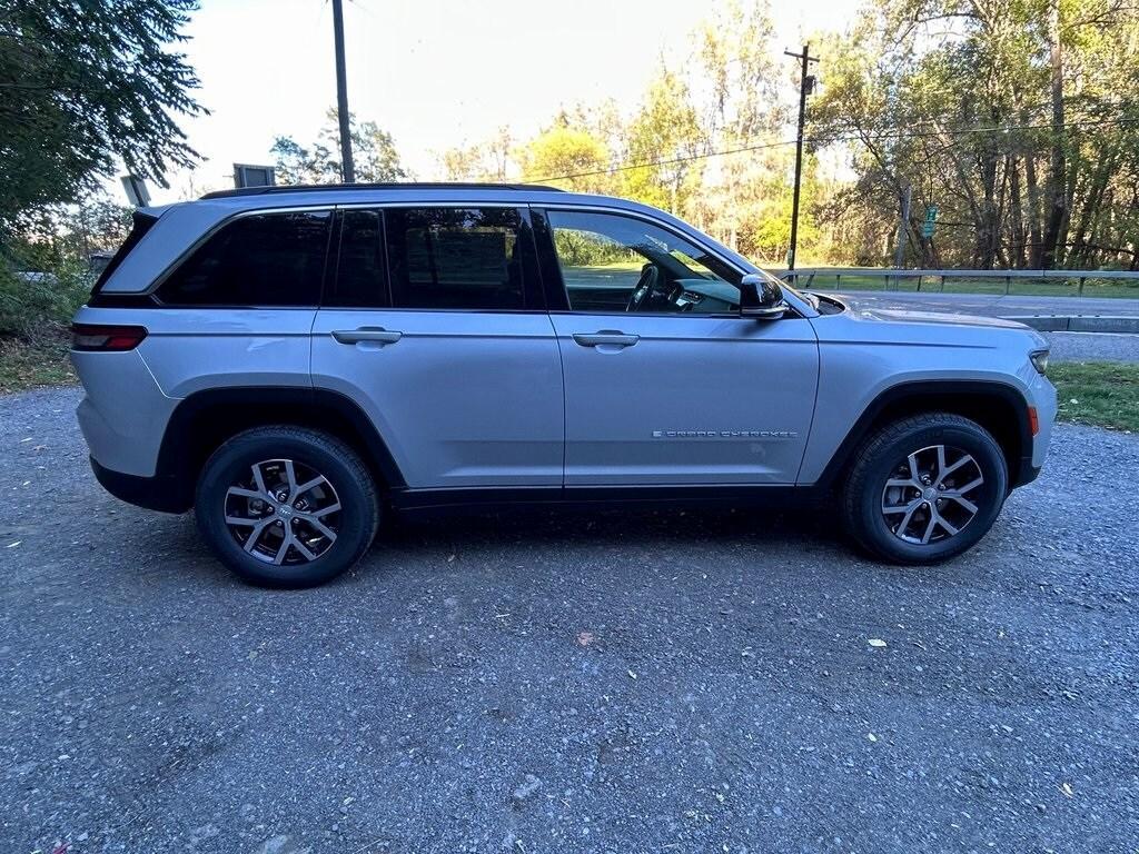 new 2025 Jeep Grand Cherokee car, priced at $47,641